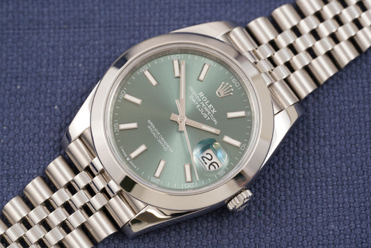 Rolex Datejust 41 Green Dial ref. 126300 Jubilee Bracelet Full Set