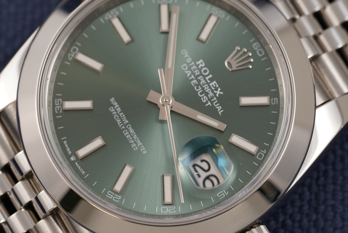 Rolex Datejust 41 Green Dial ref. 126300 Jubilee Bracelet Full Set