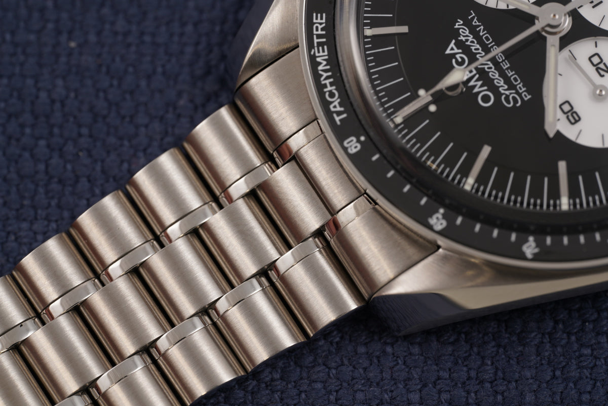 Omega Speedmaster Reverse Panda ref. 310.30.42.50.01.004 Ceramic Bezel Lacquer Dial Full Set